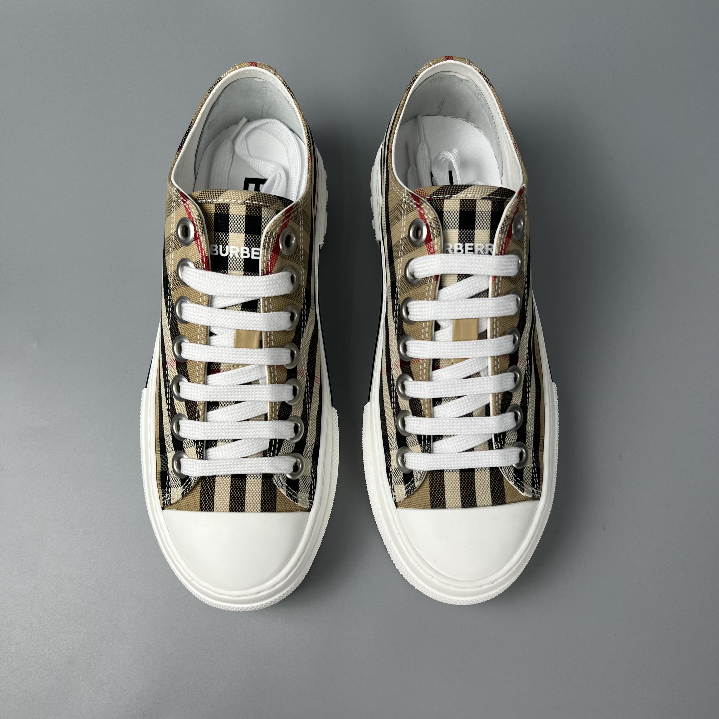 BURBERRY 8050506 # 