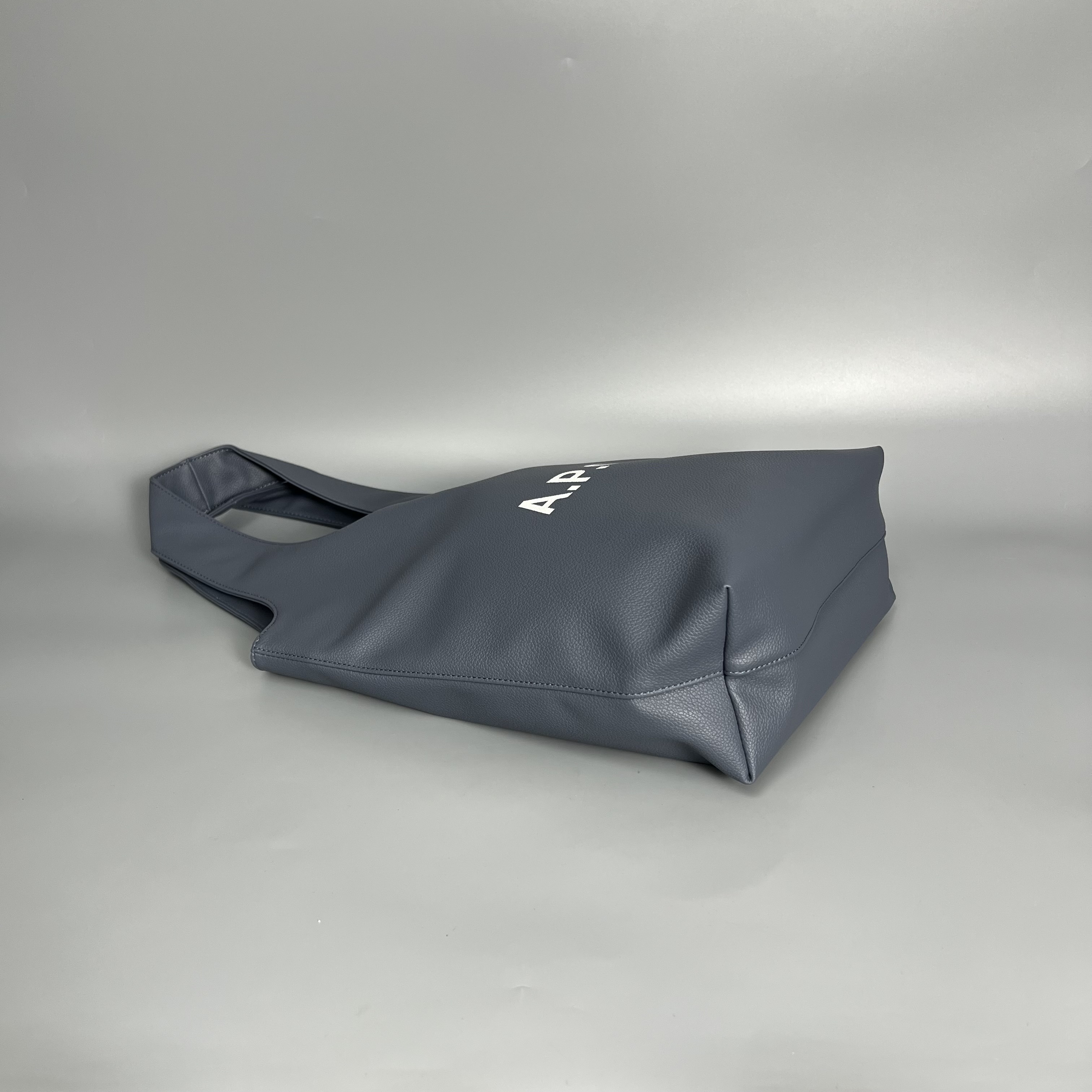 A.P.C. PUABO M61861 IAK