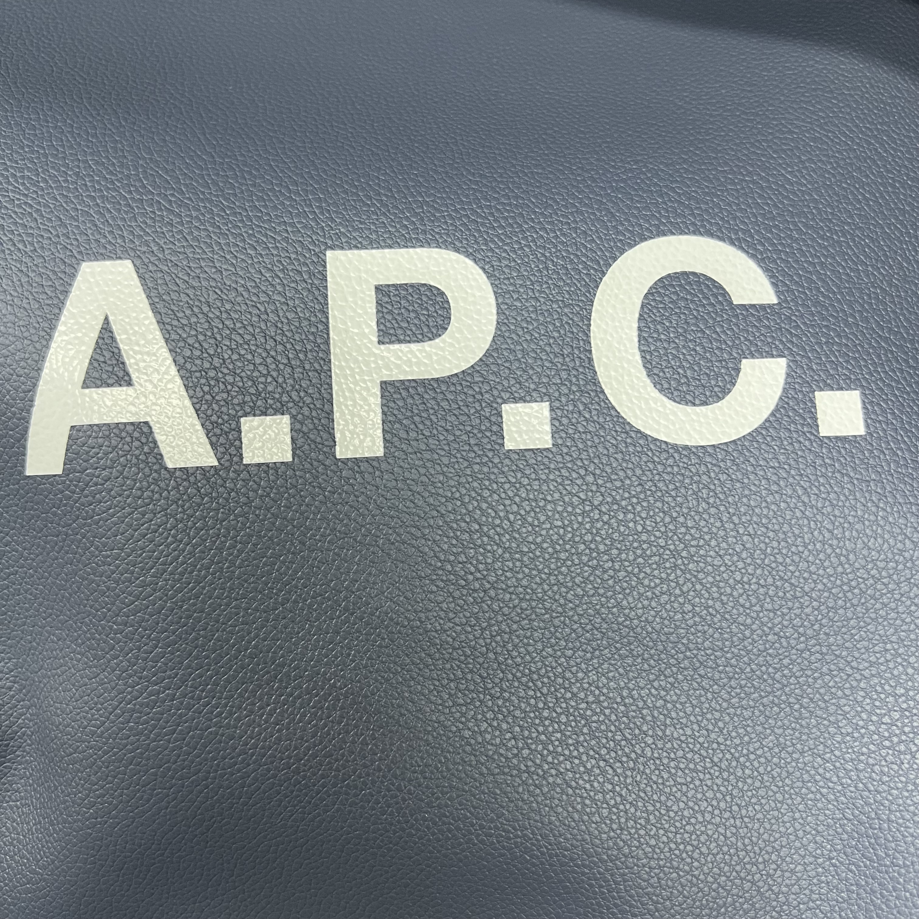 A.P.C. PUABO M61565 IAK