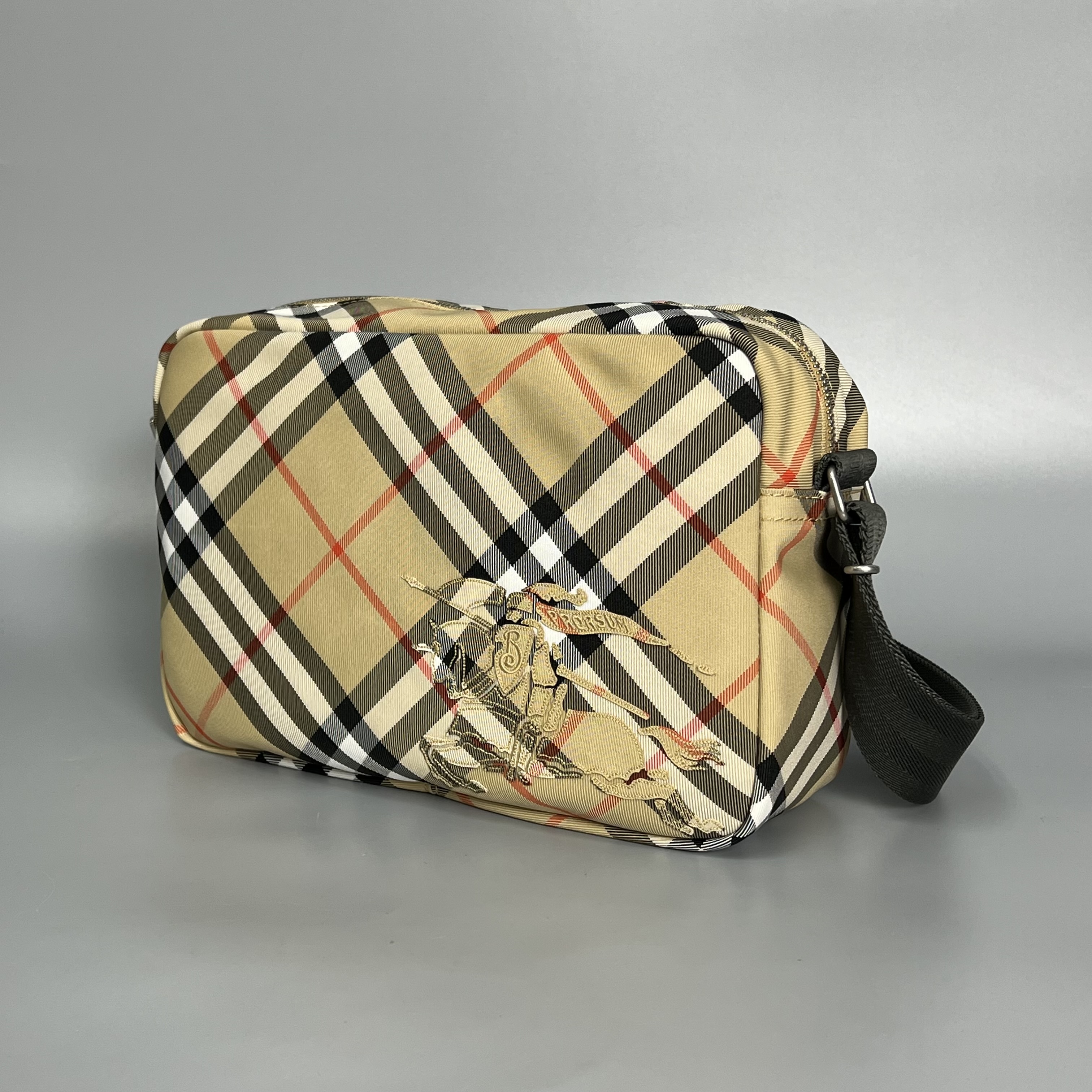 BURBERRY 8091320 A2021