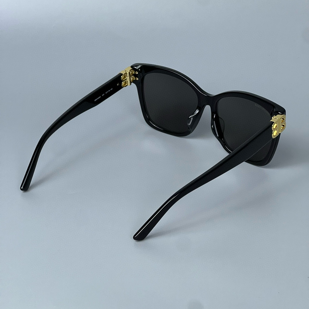 BALENCIAGA BB01025A 001