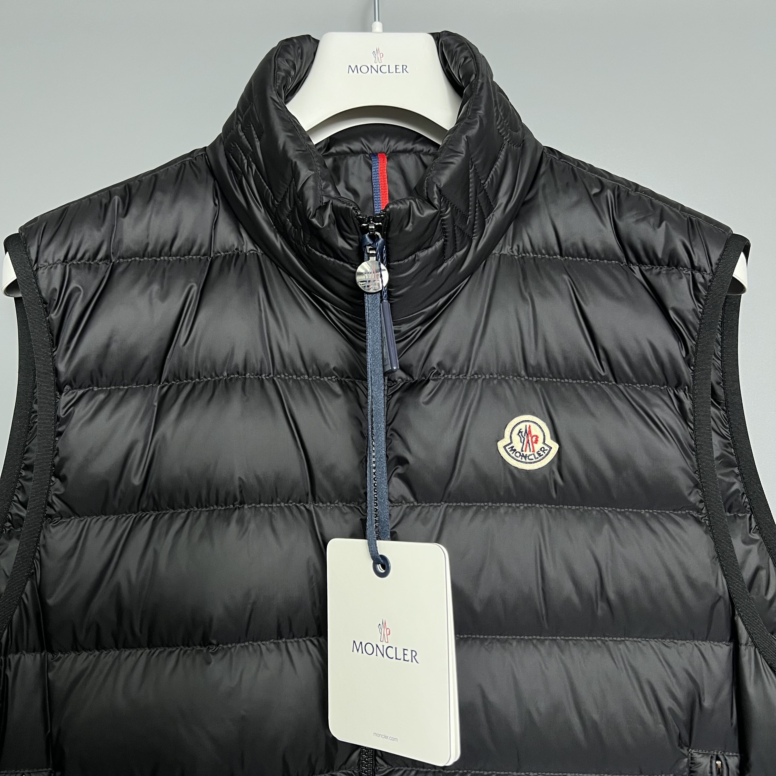 MONCLER 1A00003597YF 999