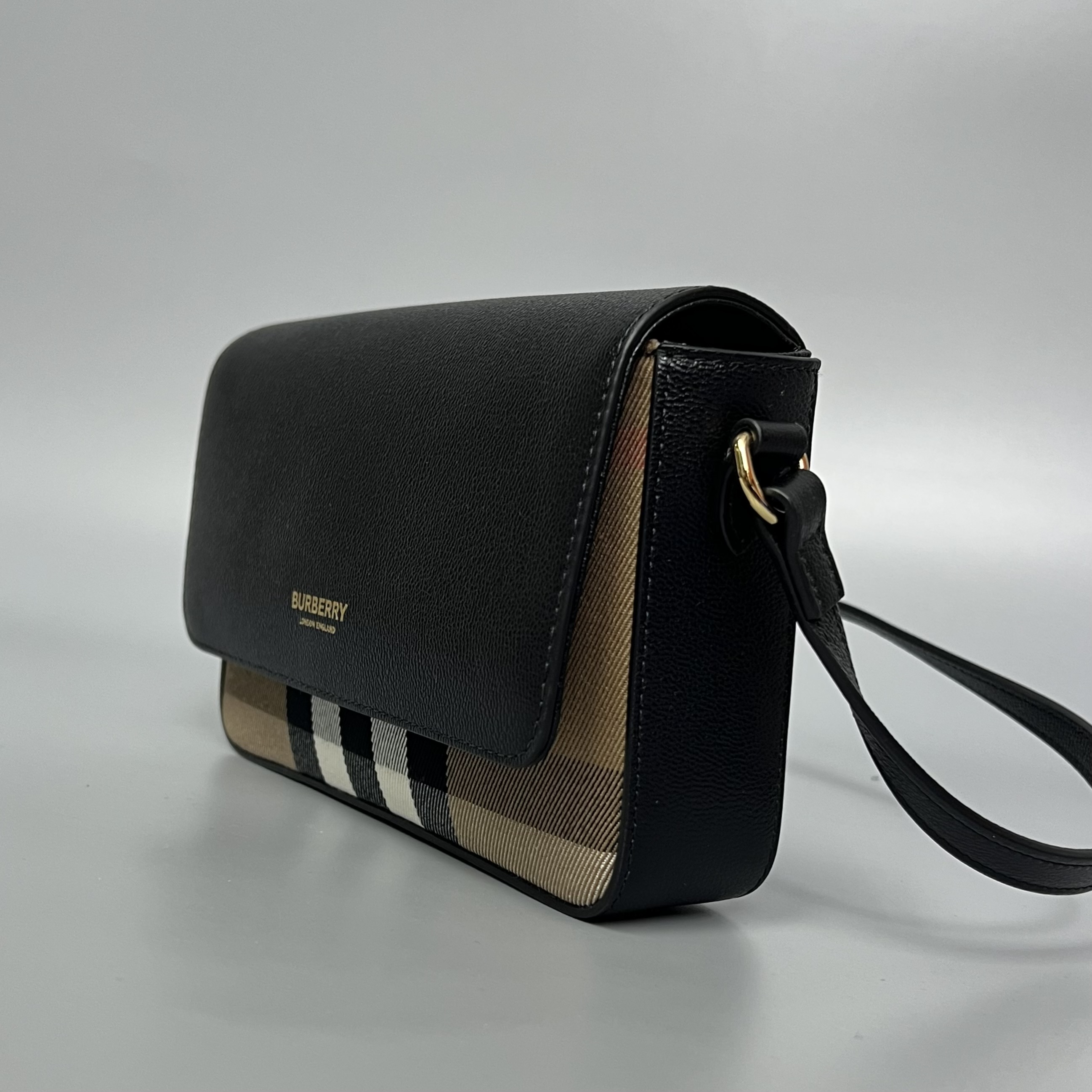 BURBERRY 8107269