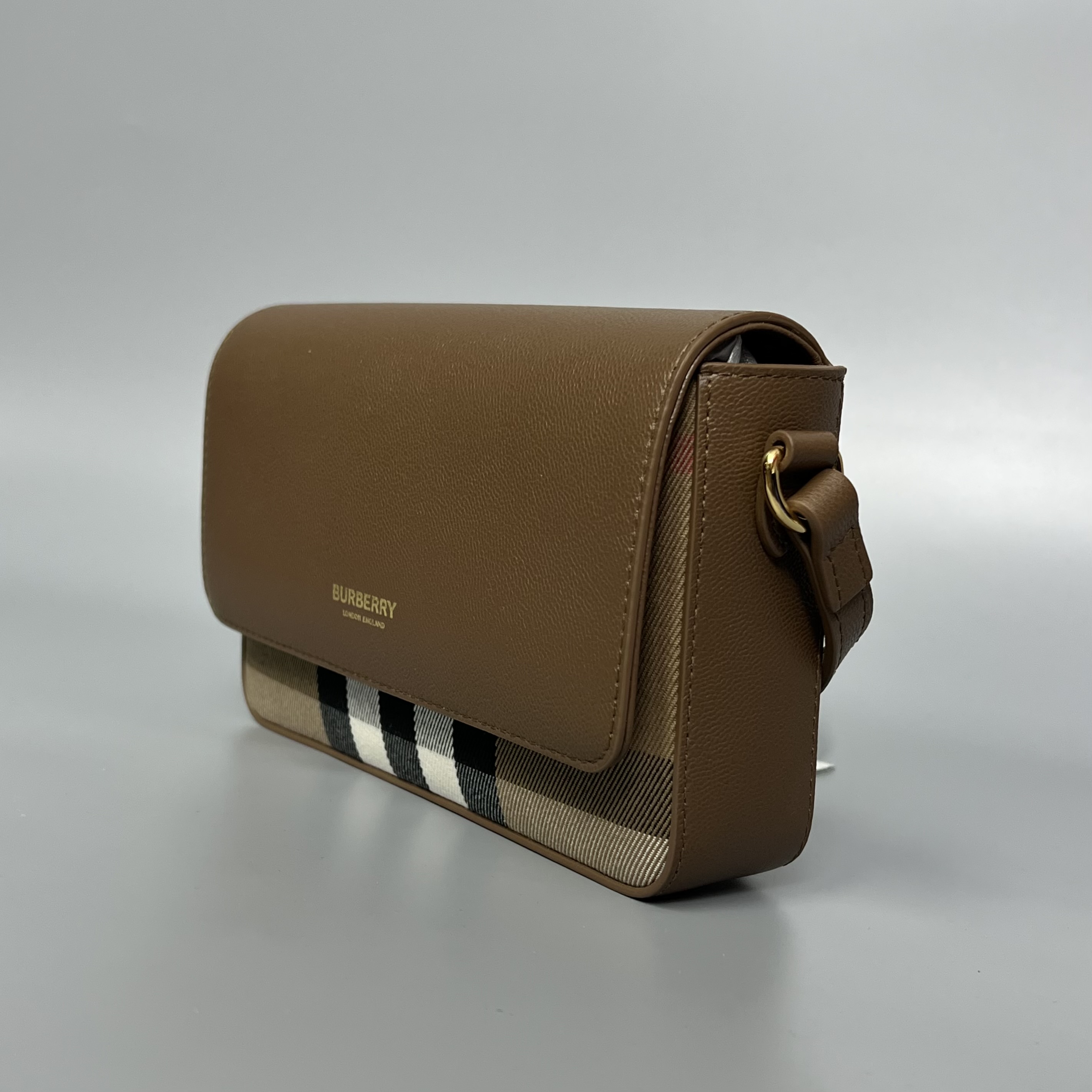 BURBERRY 8107270
