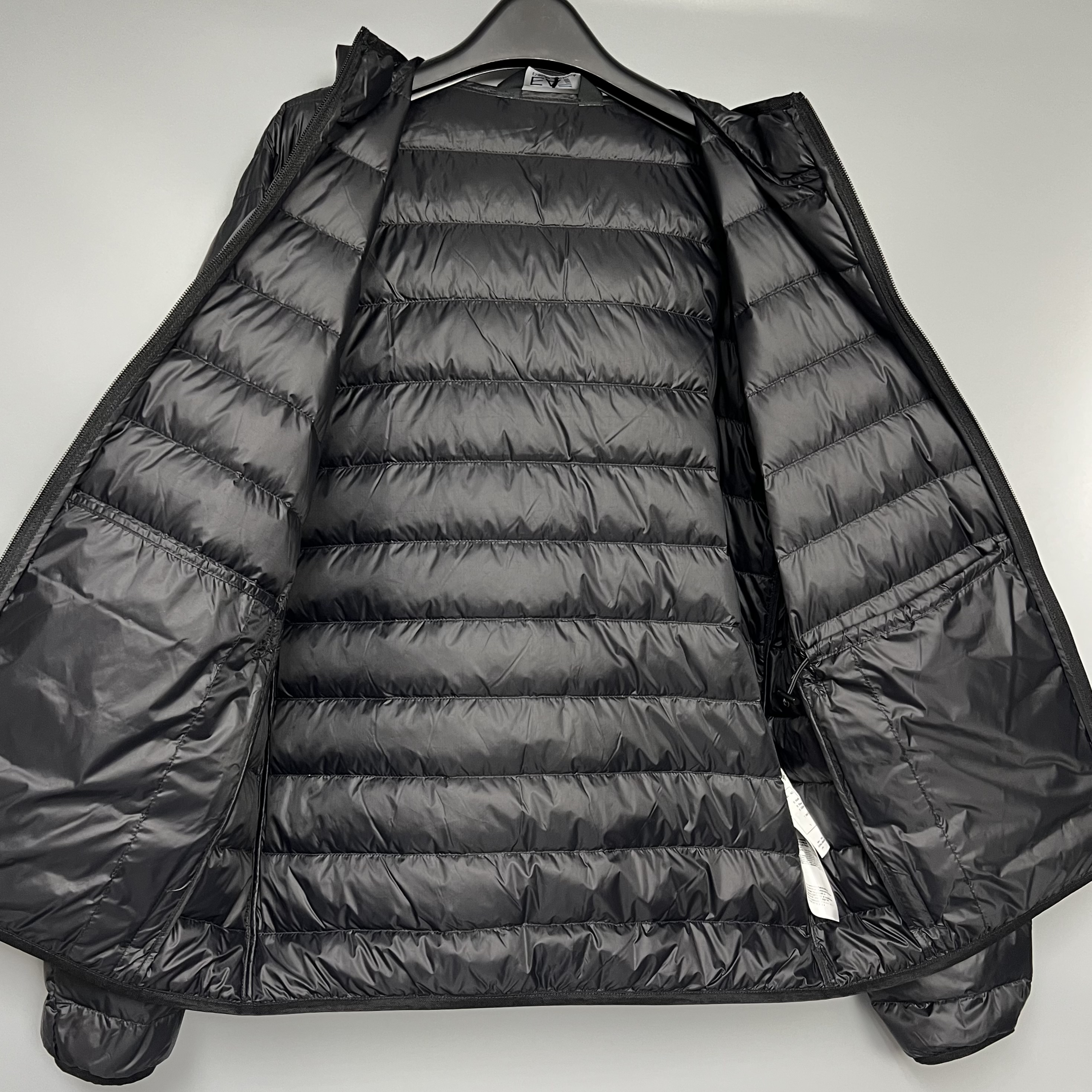 EA7 8NPB24 PNGPZ 0208