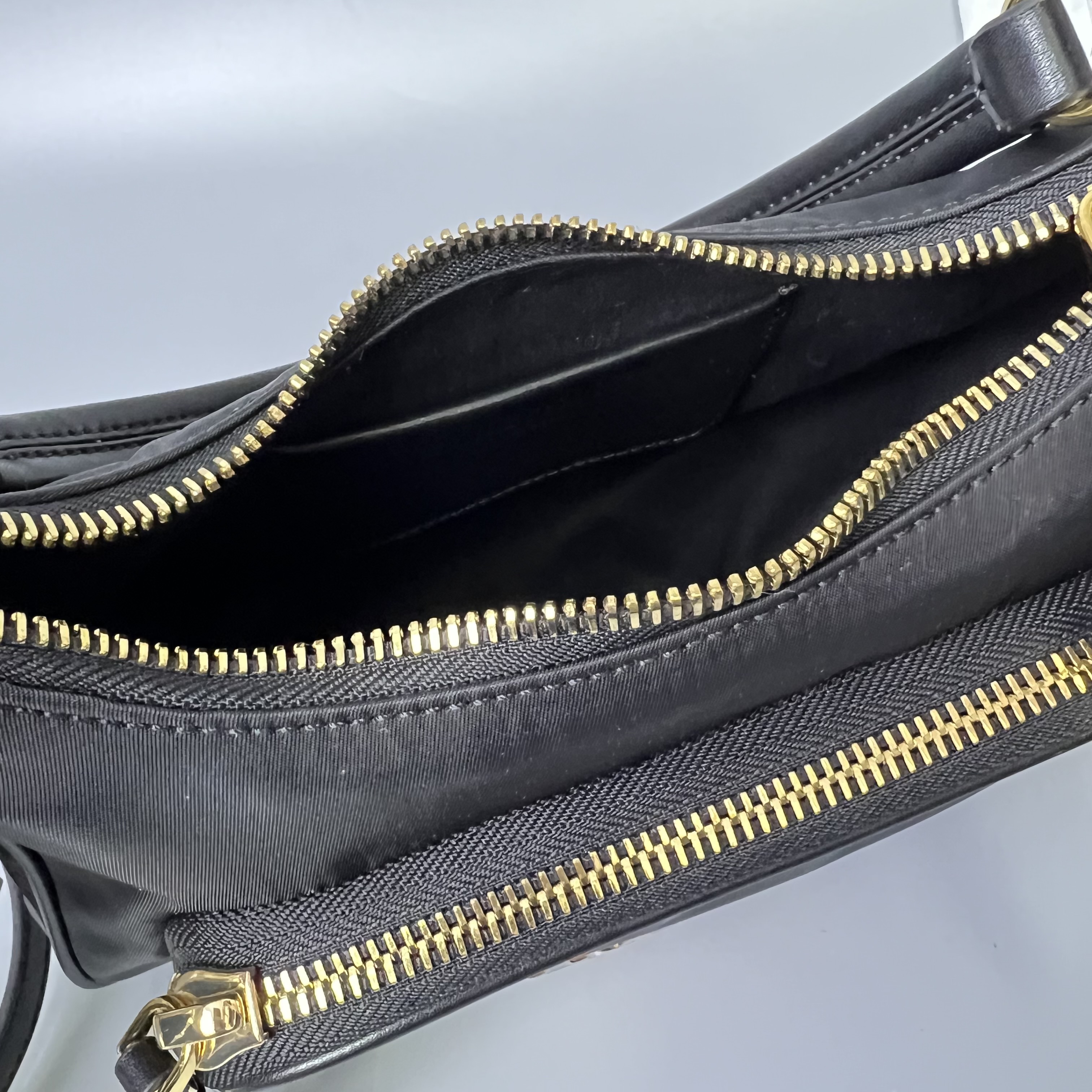 Moschino B7381 8202 3555