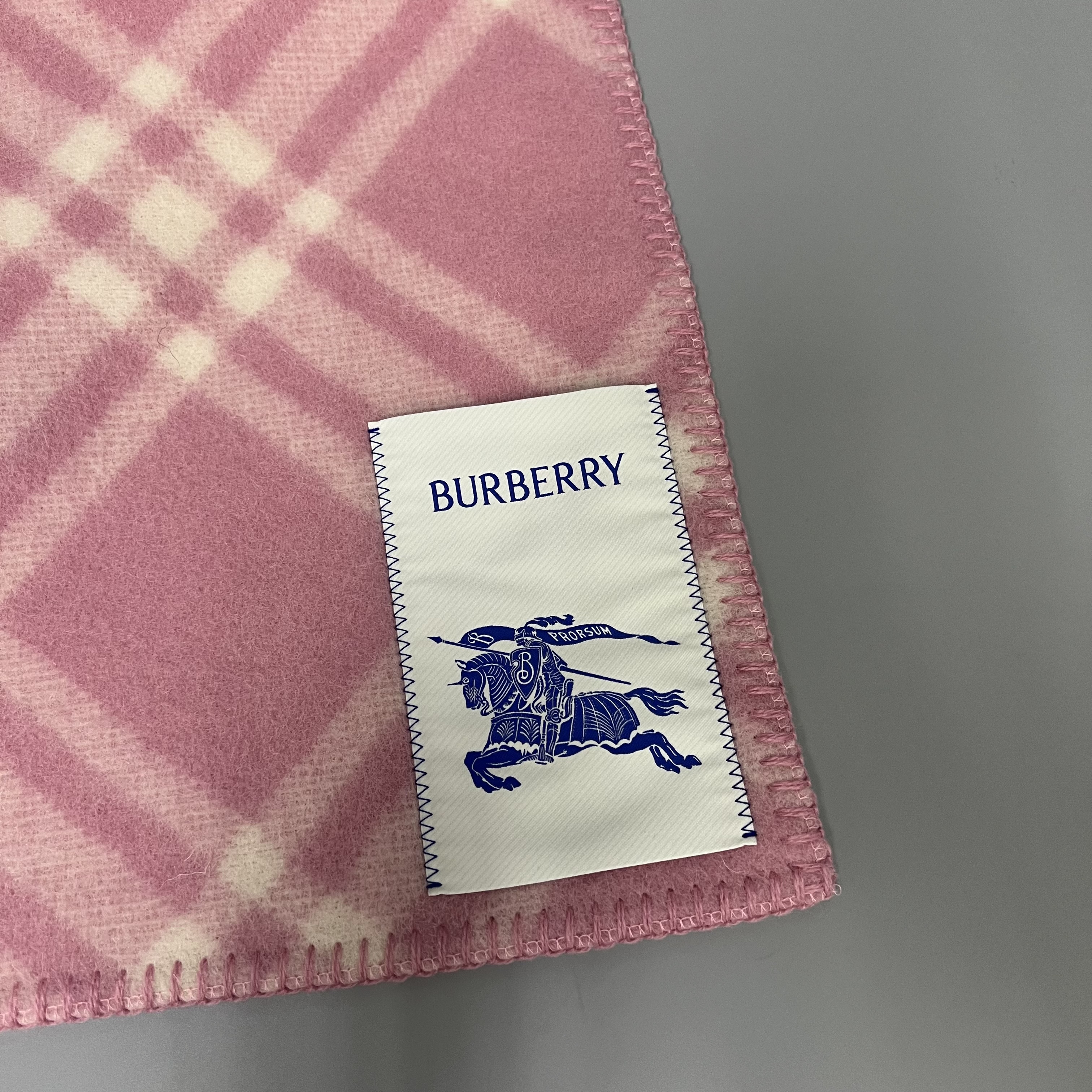 BURBERRY 8114367 A4709