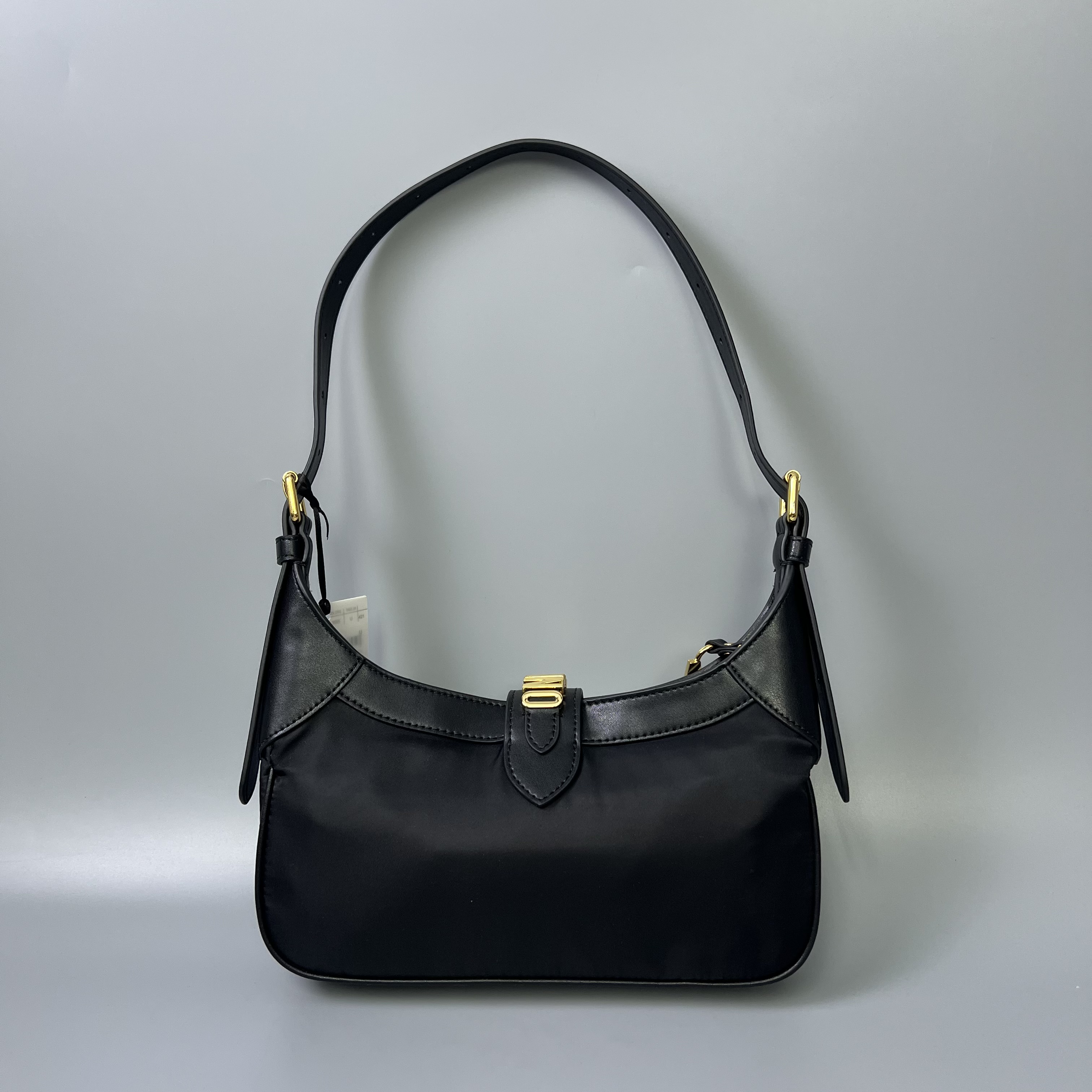 Moschino 7424 8202 3555