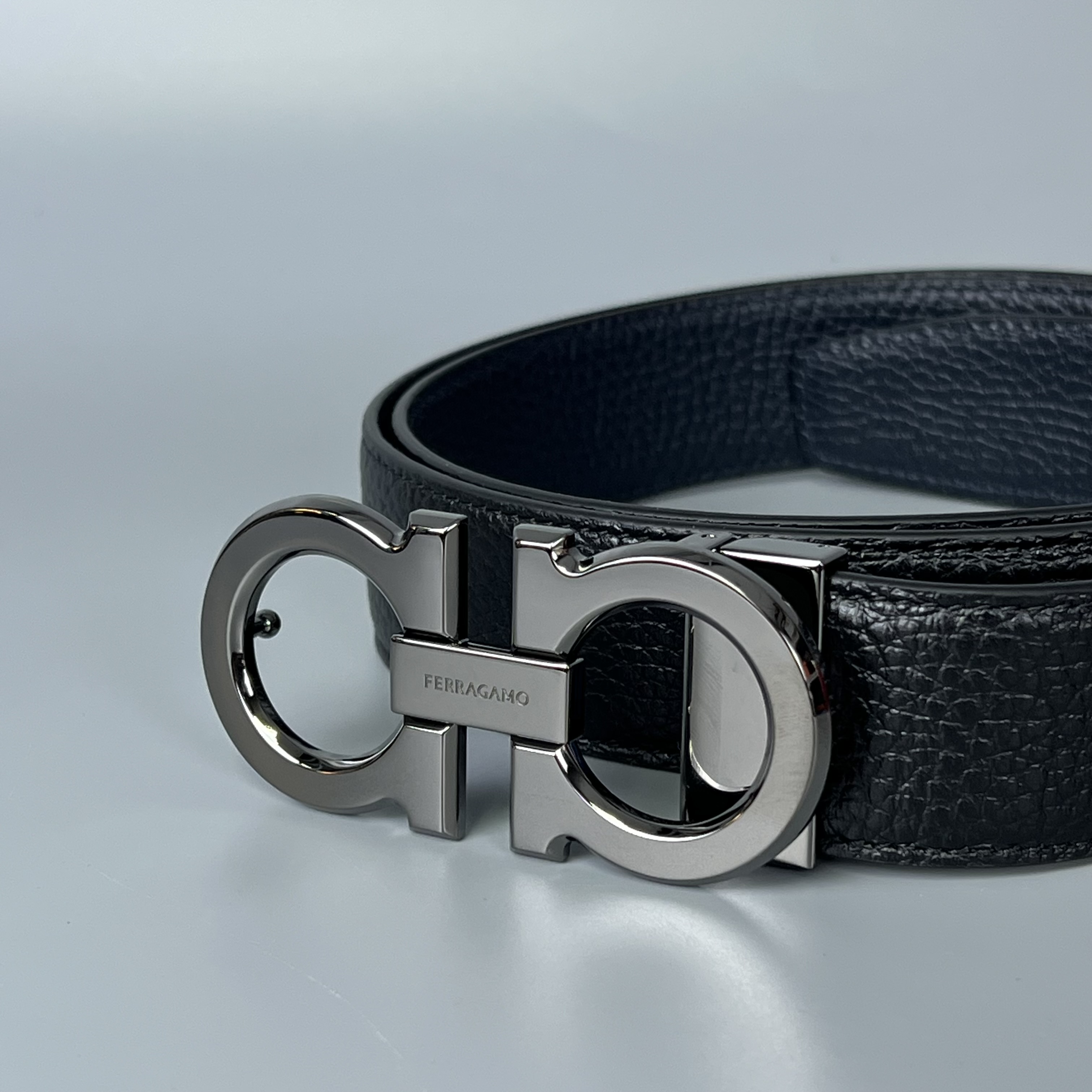 Salvatore Ferragamo 679710 687611