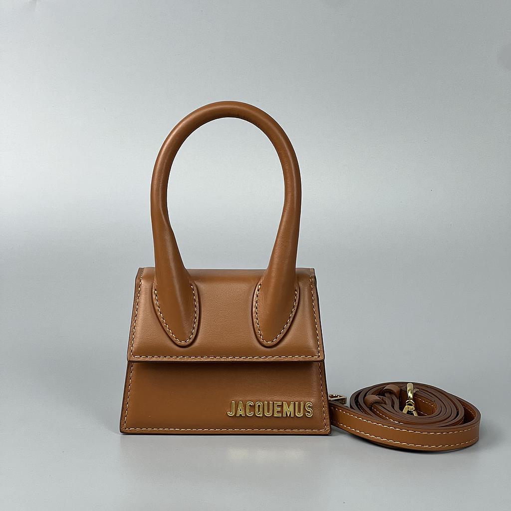 JACQUEMUS 213BA001 3072 811