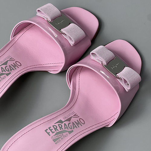 Salvatore Ferragamo 01E562 763587