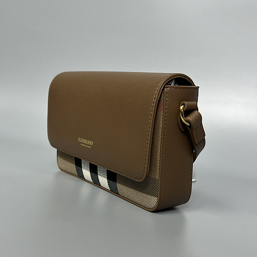 BURBERRY 8107270