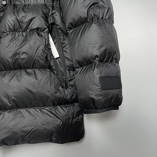 BURBERRY 8105217