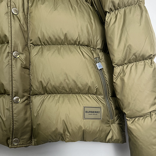 BURBERRY 8105227