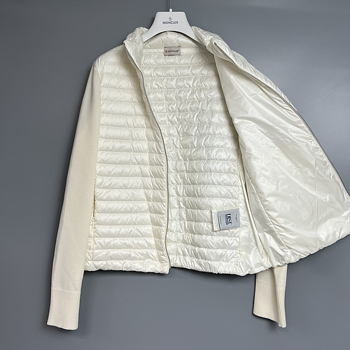 Moncler L1093 9B00032 M1131 030