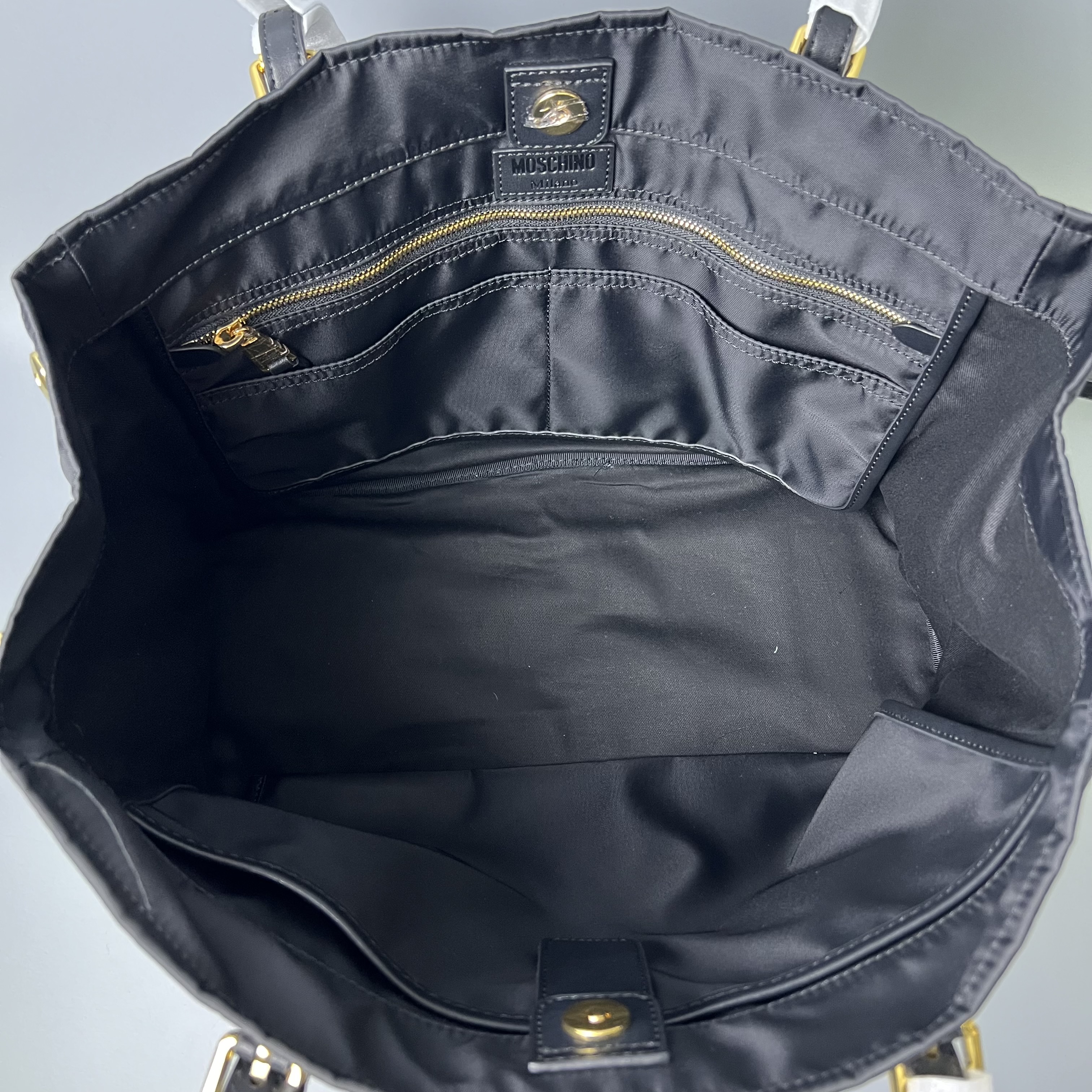 Moschino 7426 8202 3555