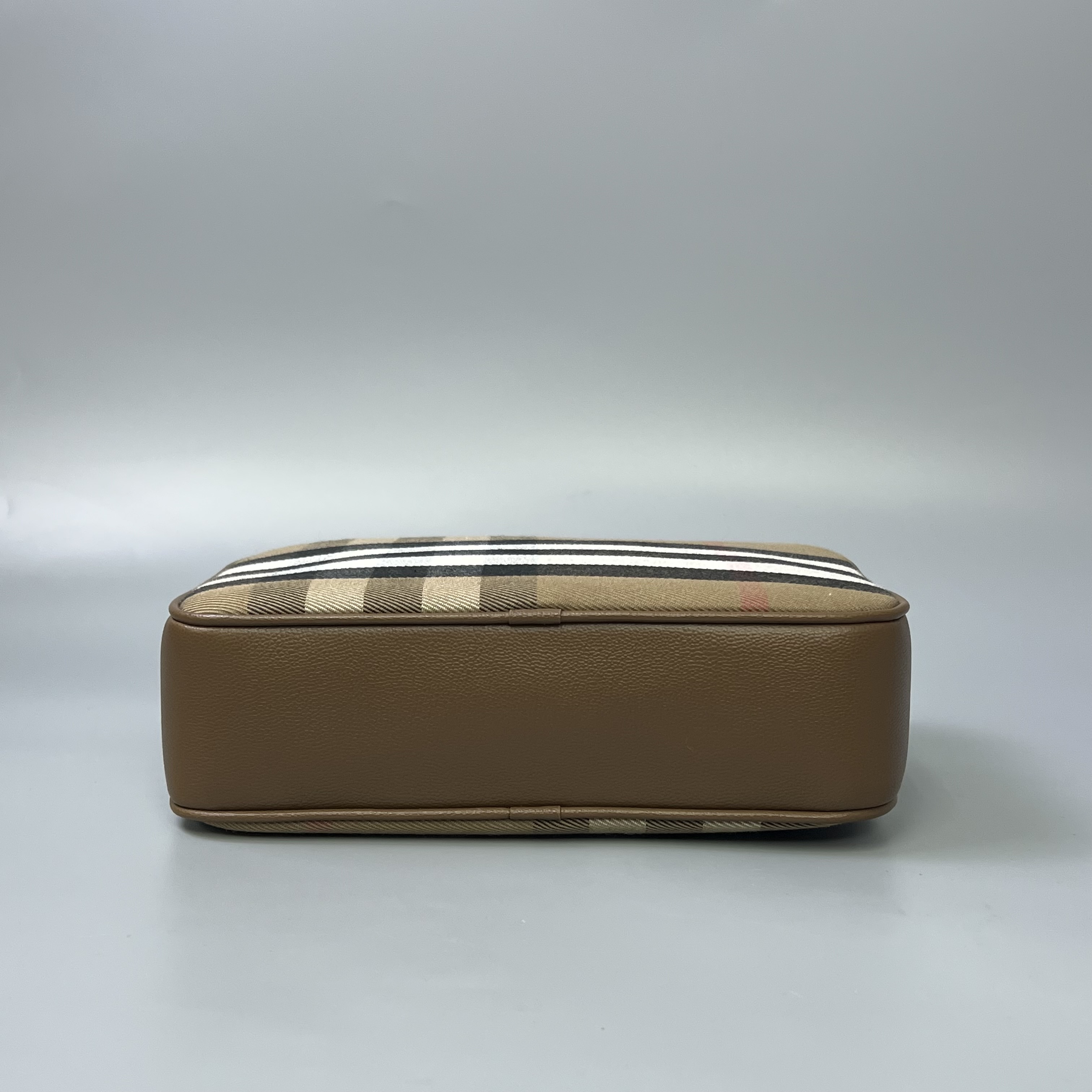 BURBERRY 81140681