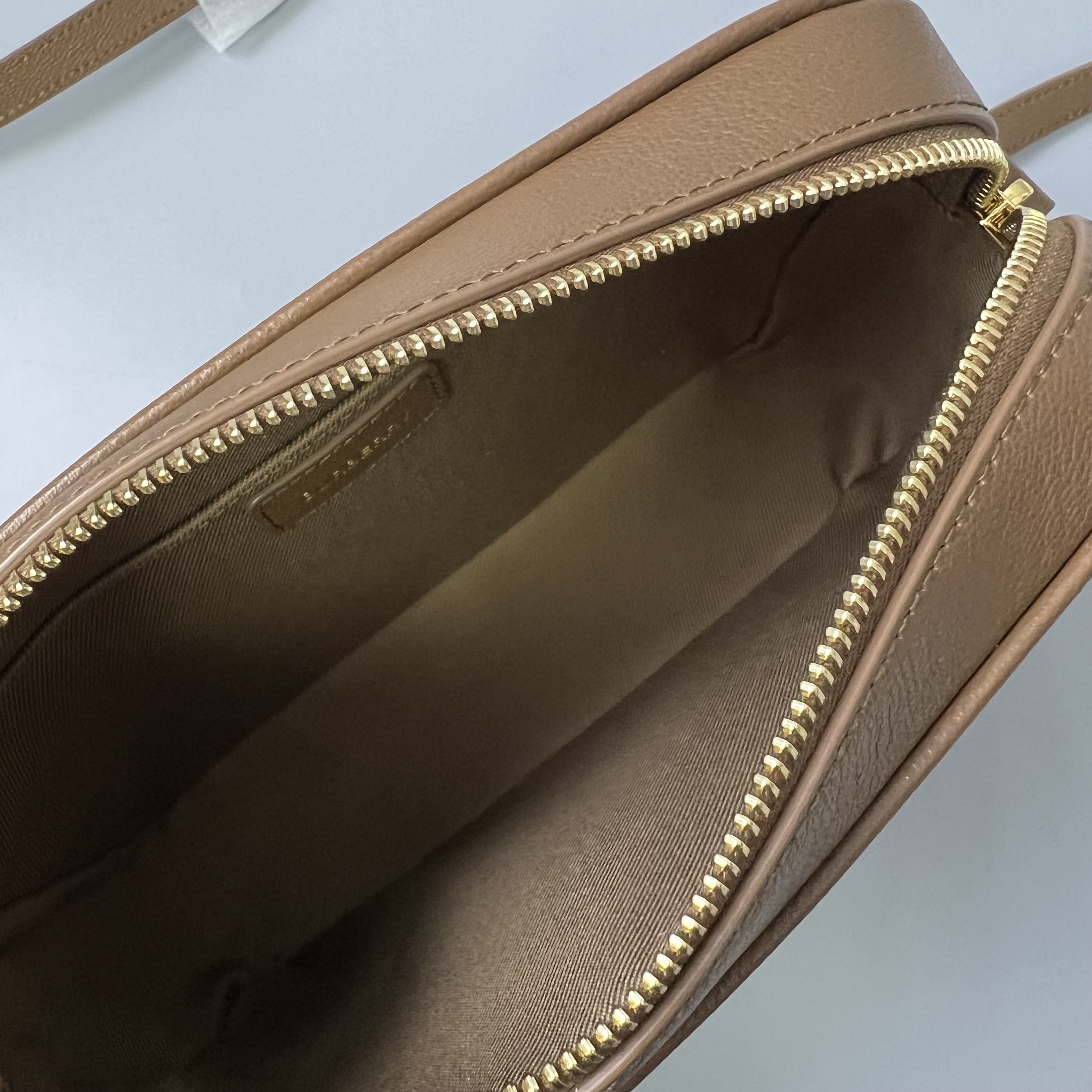 BURBERRY 81140681