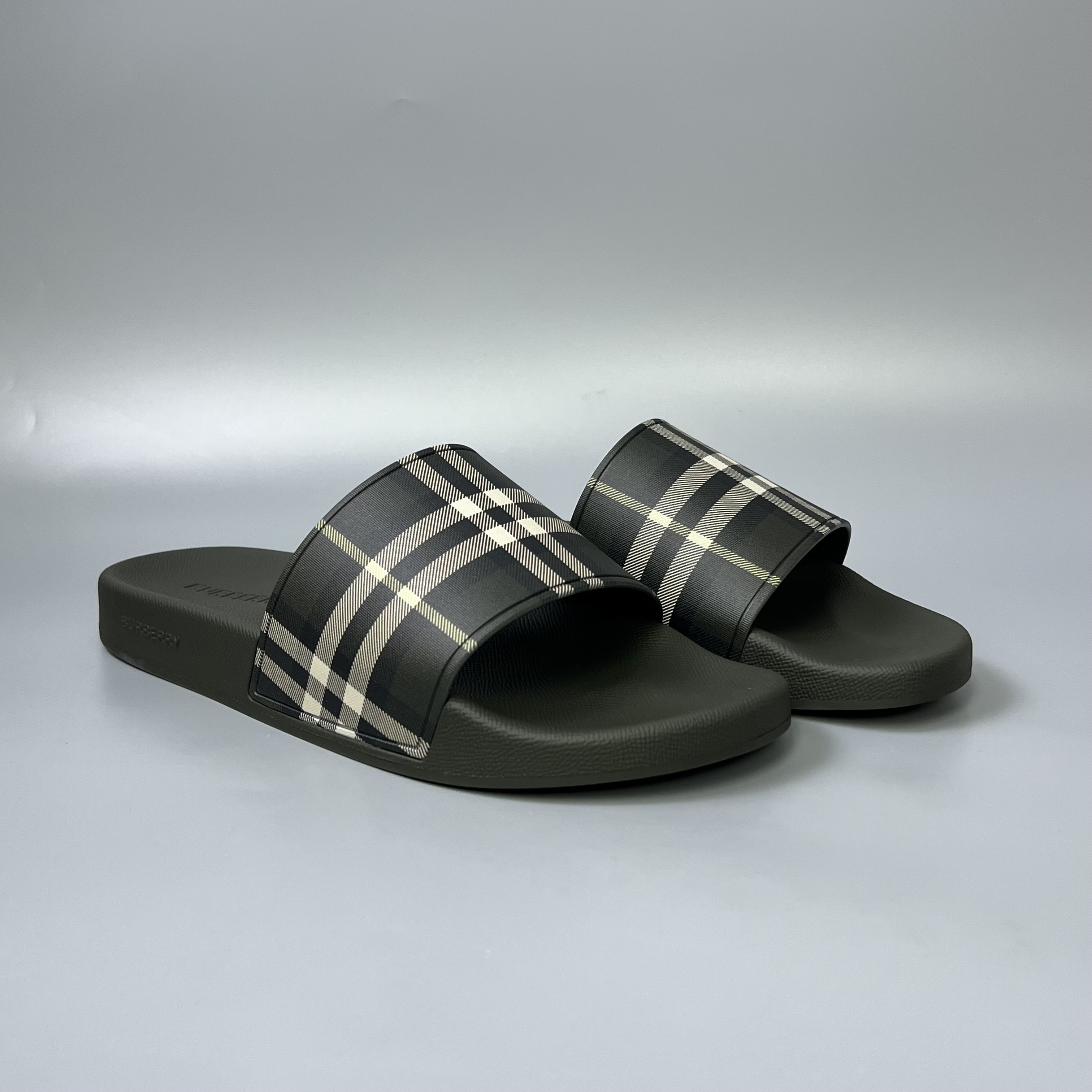 BURBERRY 8119278