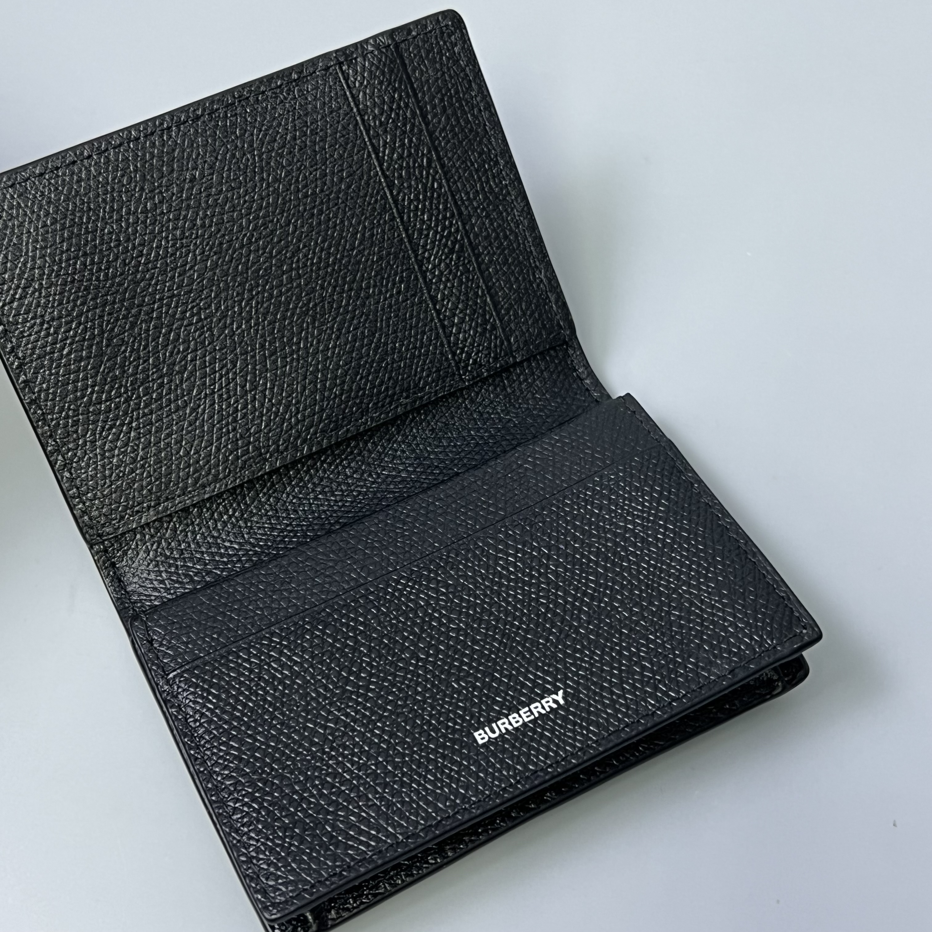 BURBERRY 8104699