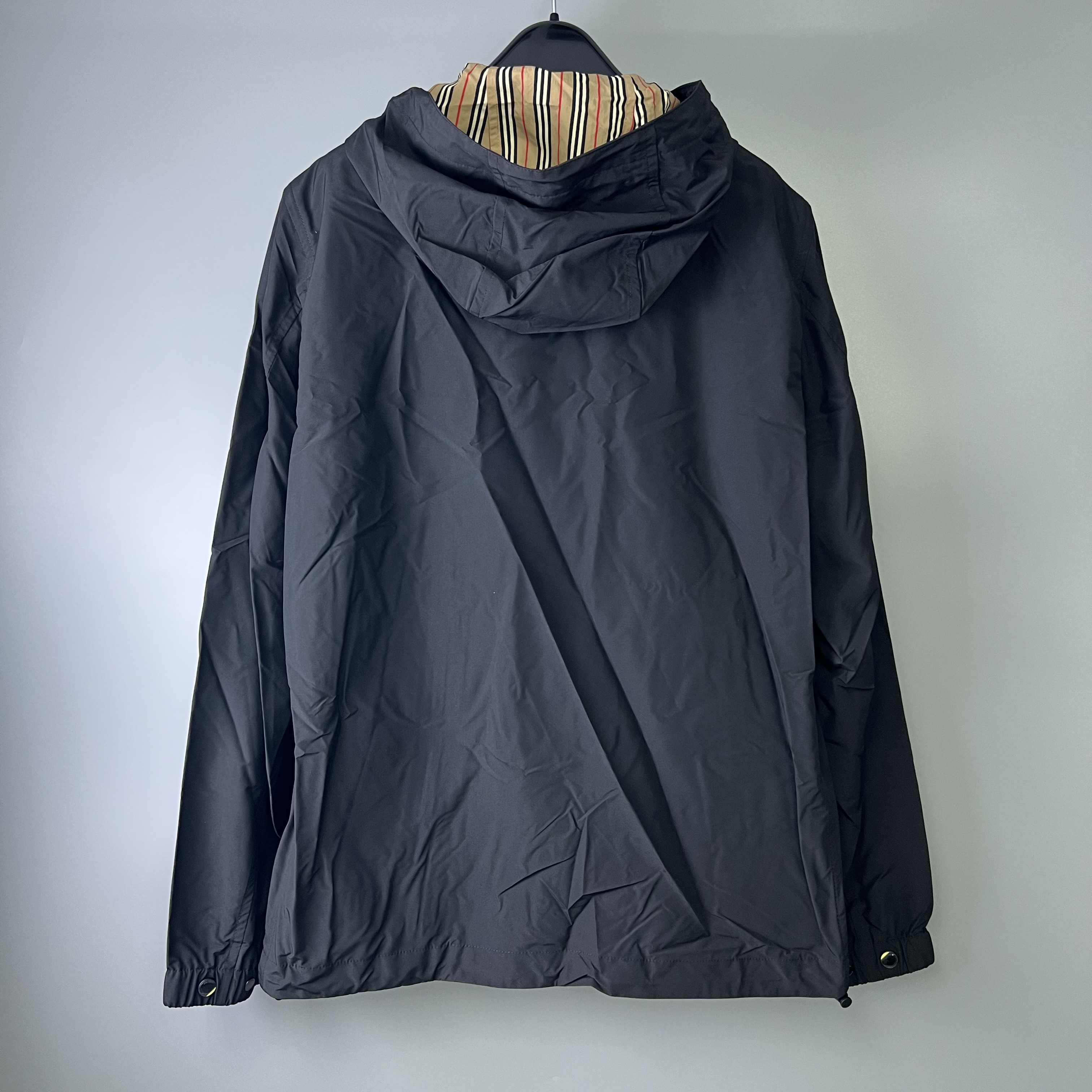 BURBERRY 8121520