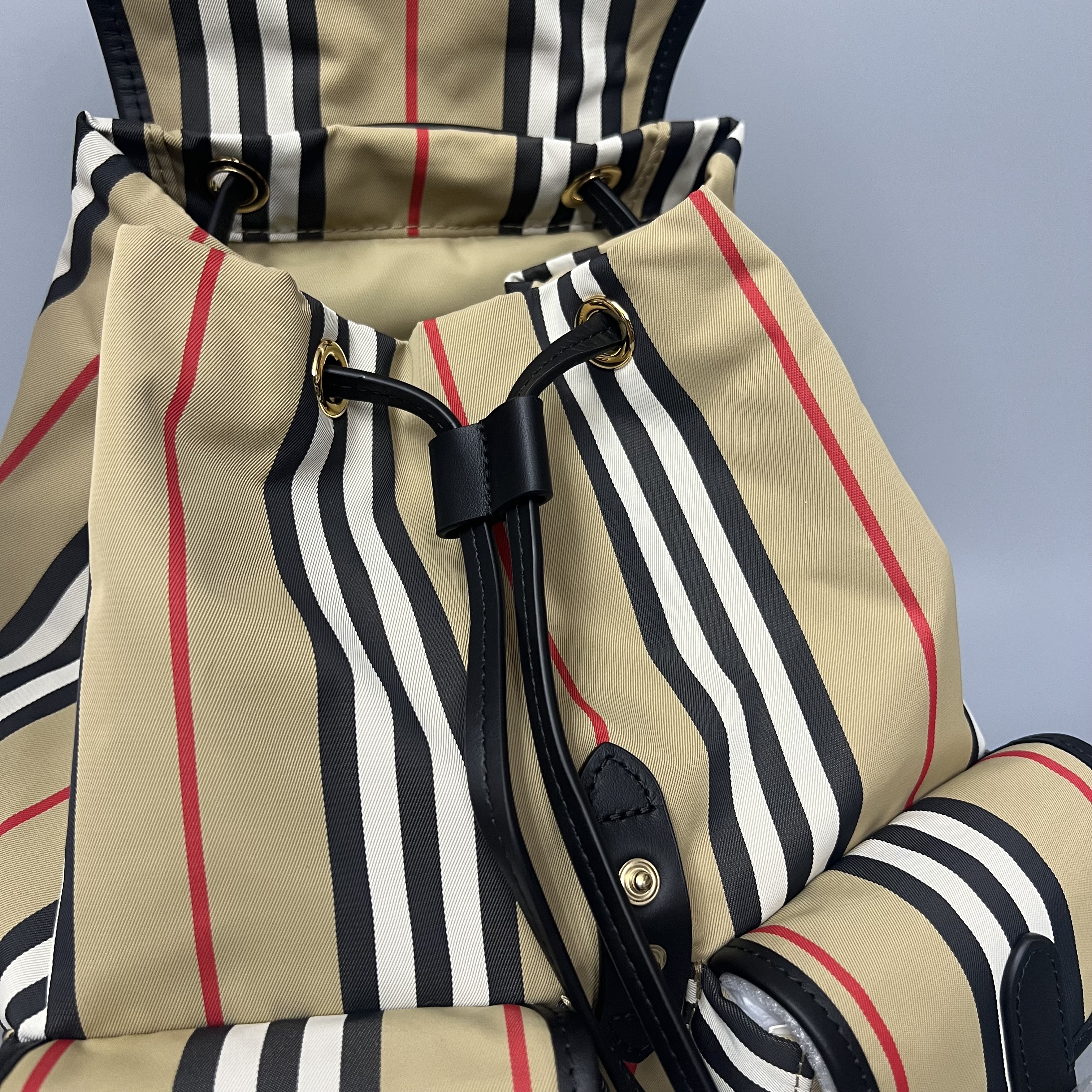 BURBERRY 81343251
