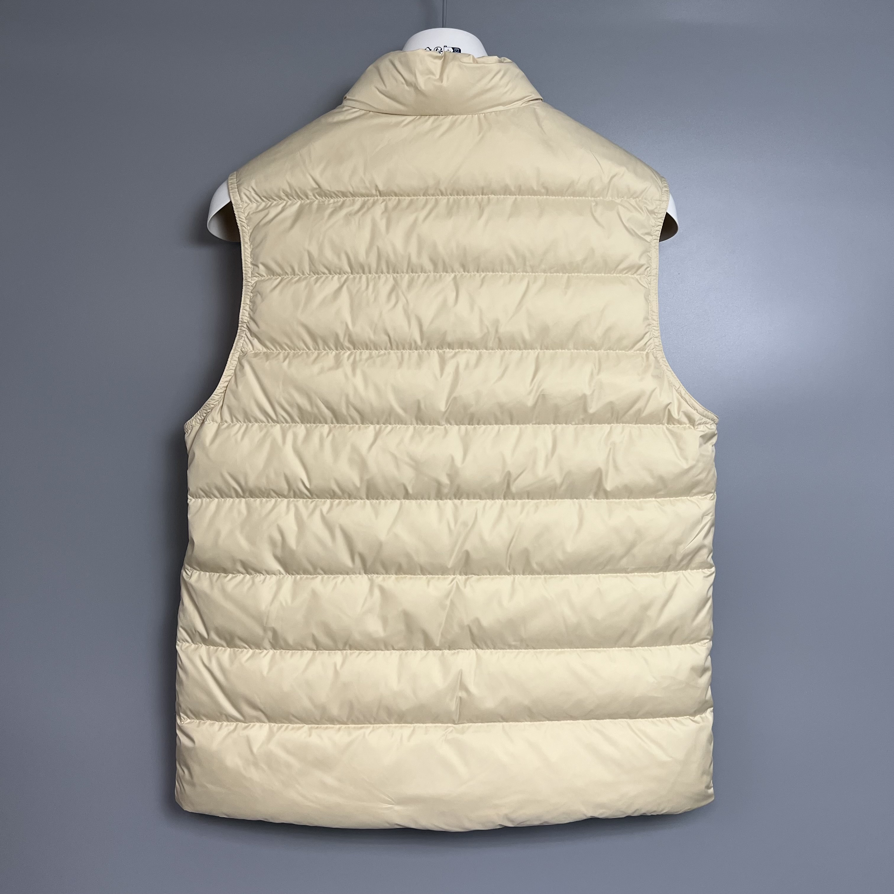 Moncler L1091 1A00097 549SK 20A