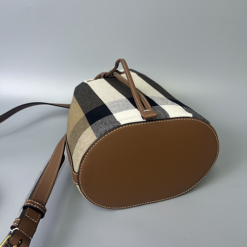 BURBERRY 80840451